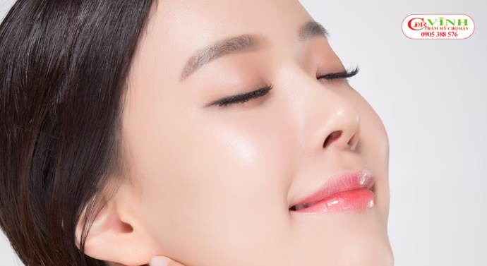 Top 5 dáng mũi đẹp tự nhiên phù hợp với từng khuôn mặt Dáng mũi đẹp là dáng mũi hài hòa với tổng thể khuôn mặt, tôn lên đường nét tự nhiên và cân đối.